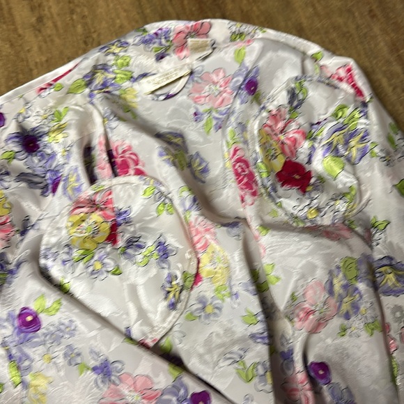 Victoria’s Secret great shape vintage gold label nighty robe matching set - Picture 10 of 15